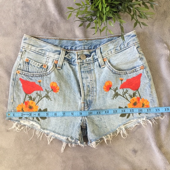 π S O L D π Leviβs 501 shorts - Picture 9 of 10